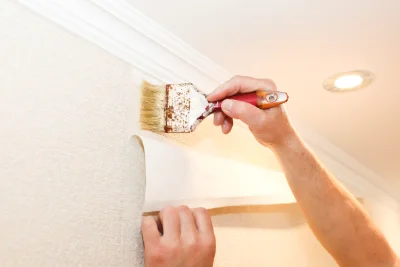 Pose de papier peint à la Barre-de-Semilly — revêtements muraux et toiles de verre
